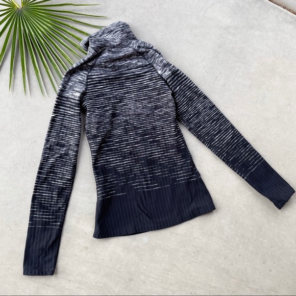 NIKE PRO Hyperwarm Ombre Spacedye Turtleneck Top - Picture 11 of 11